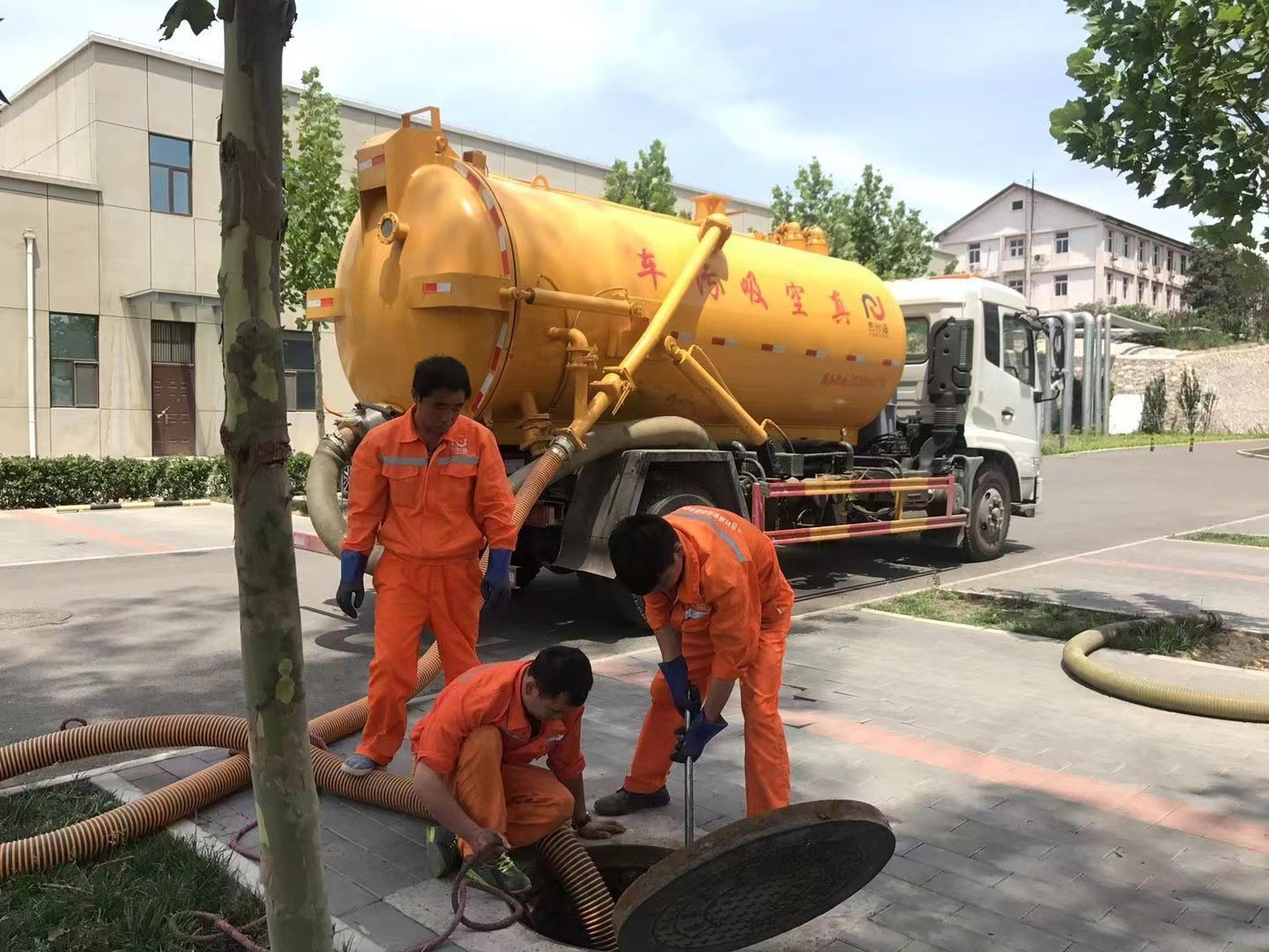 安溪化粪池清理与5-8吨吸粪车施工效率分析